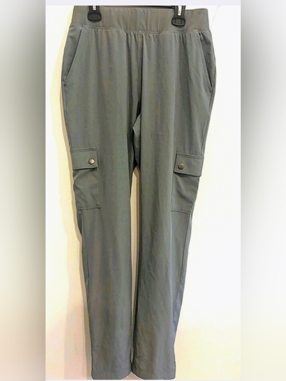 New XS Women's Gray Cargo Pants